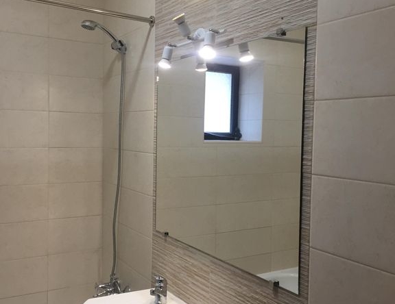 Renovated 2-bedroom villa 300 meters from the beach to rent
