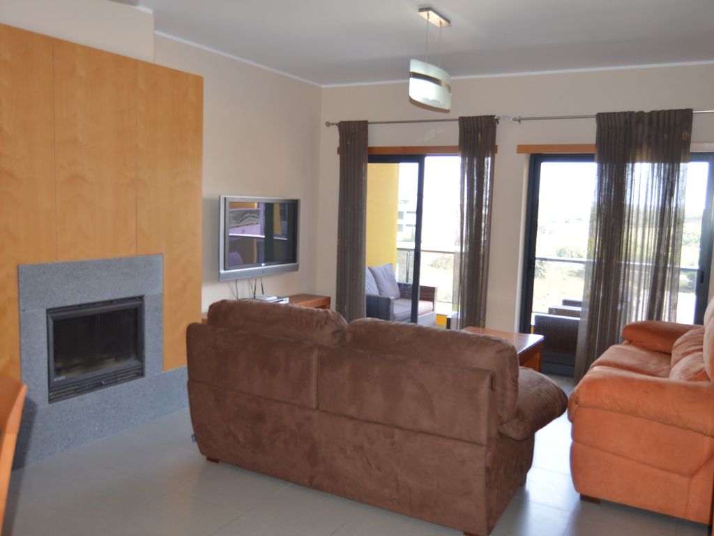 Lovely Spacious 2-bedroom apartment in Quarteira to rent