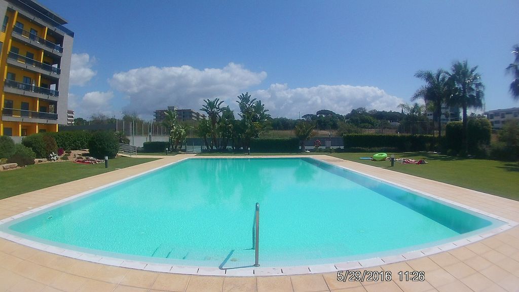 Lovely Spacious 2-bedroom apartment in Quarteira to rent
