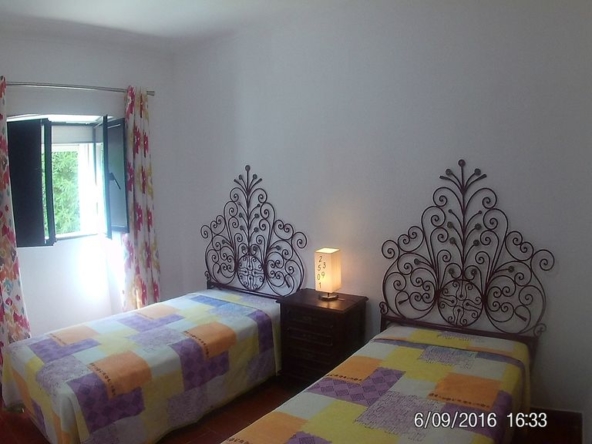 Renovated 2-bedroom villa 300 meters from the beach to rent