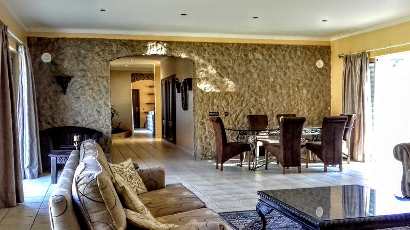 Stunning Single Floor 3-Bedrooms Villa Alvor for rent
