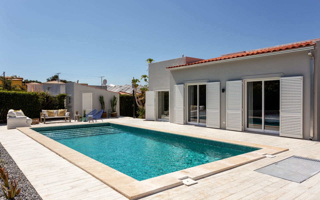 Beautiful luxury 4-bedroom villa with private pool to rent