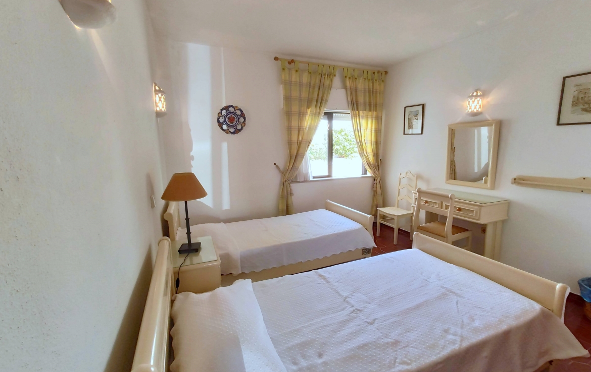 Traditional 2-bedrooms apartment in Luz to rent