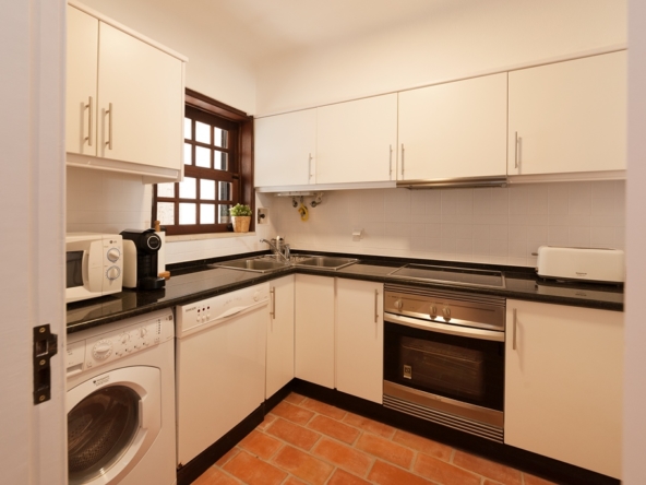 Beautiful 2-bedroom apartment in Albufeira resort to rent