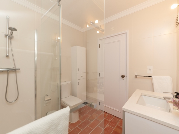 Beautiful 2-bedroom apartment in Albufeira resort to rent