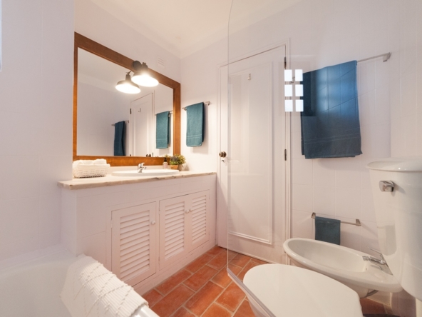 Beautiful 2-bedroom apartment in Albufeira resort to rent