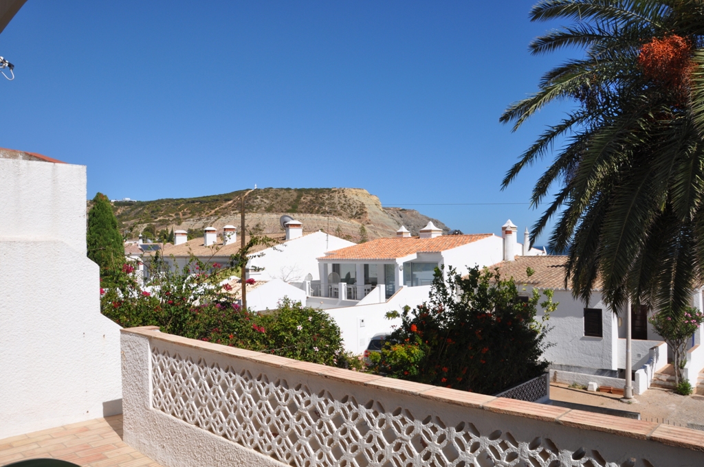 Excellent location 20 meters from the beach in luz to rent