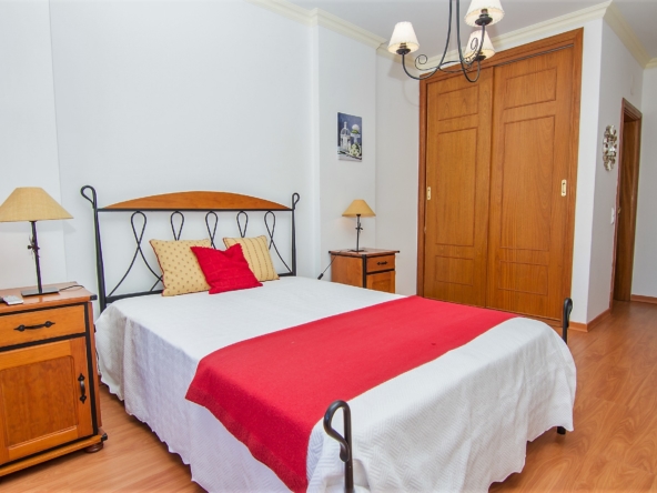Excellent location a stone throw from the beach to rent