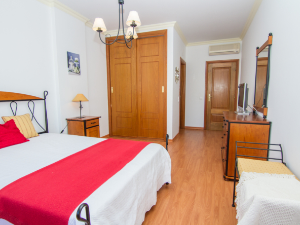 Excellent location a stone throw from the beach to rent