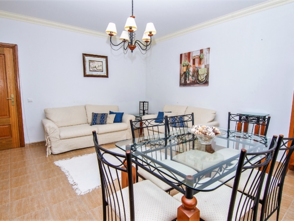 Excellent location a stone throw from the beach to rent