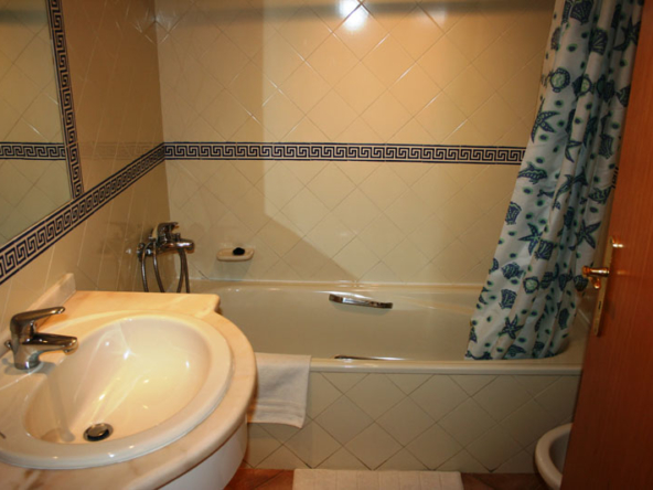 carvoeiro apartment t2 for rent