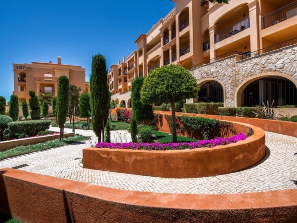 Stunning 2-bedroom apartment near the beach in Luz for rent