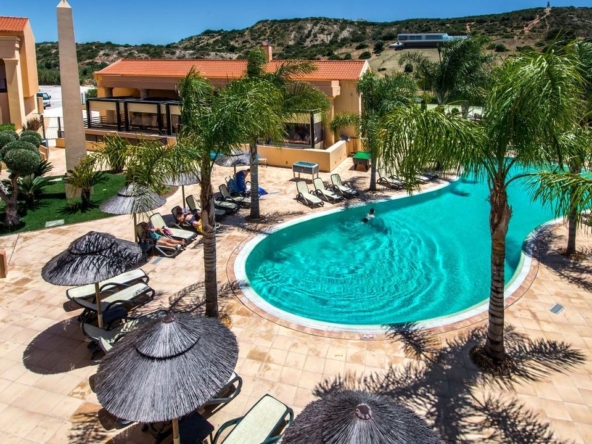 Stunning 2-bedroom apartment near the beach in Luz for rent
