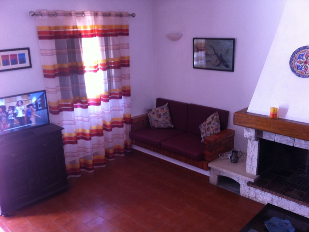 Renovated 2-bedroom villa 300 meters from the beach to rent